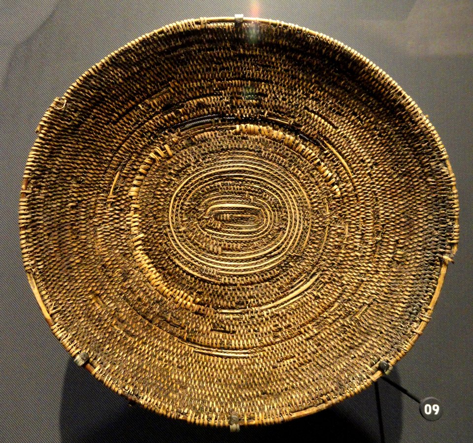 Close-coiled parching tray, 1000 BC - 500 AD, Kane County, Utah, plant material - Natural History Museum of Utah - DSC07332
