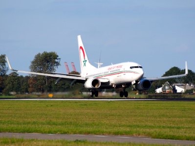 CN-RMN Royal Air Maroc Boeing 737-2B6C(A) landing at Schiphol pic1