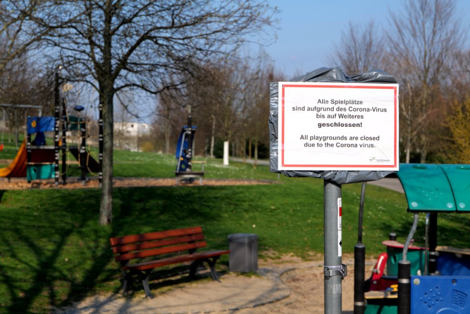 Closed playground Frankfurt am Main-Riedberg 2020-03-19 02