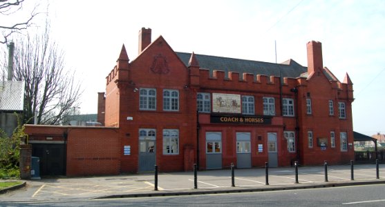 Coach and Horses pub, London Road–Copnor Road junction, Hilsea (March 2019) (3)