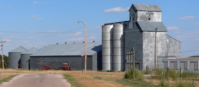 Clinton, Nebraska grain elevators 1