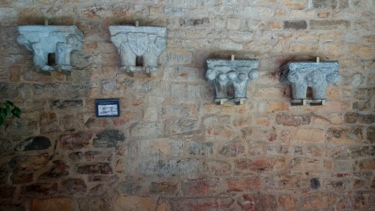 Cloître Saint-Pierre et Saint-Gaudens - Chapiteaux exposés