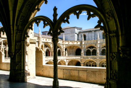 Cloisters of Mosteiro dos Jerónimos, upper floor, 2007-07-20, Lisbon 06