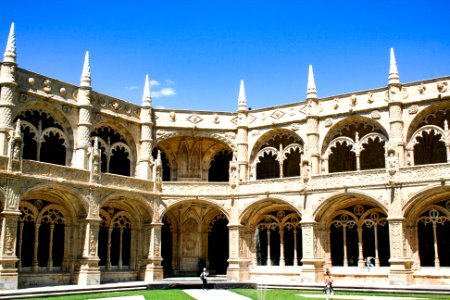 Cloisters of Mosteiro dos Jerónimos, from the ground floor, 2007-07-20, Lisbon 11