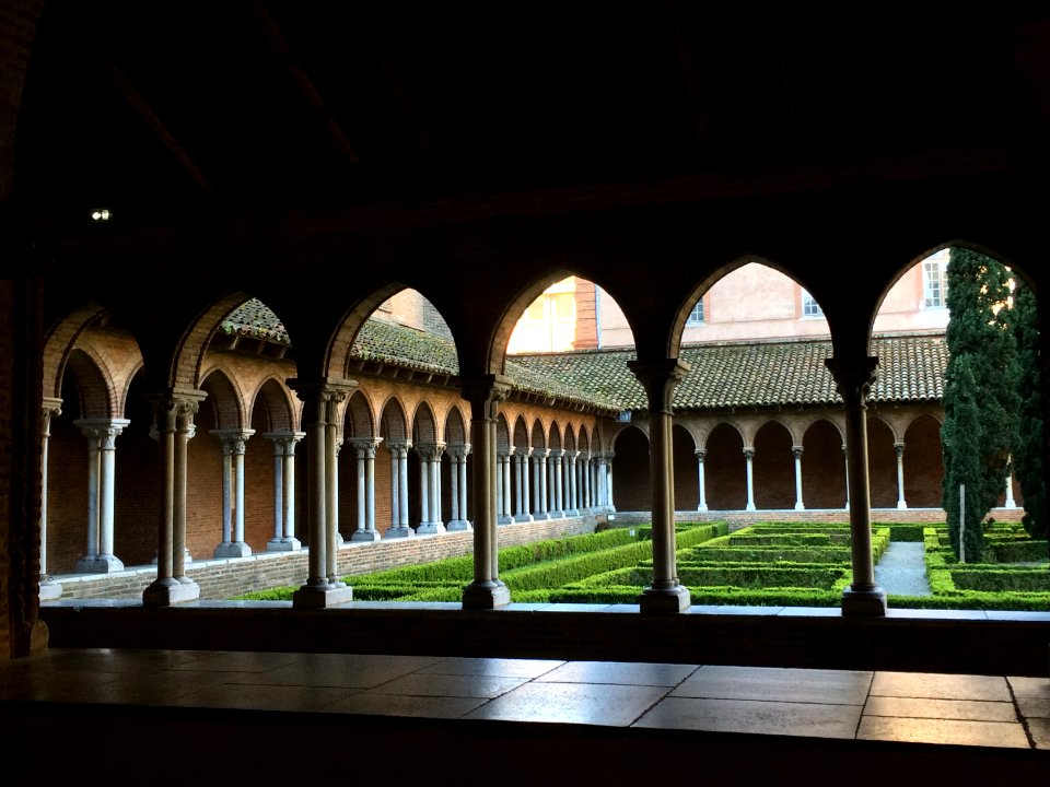 Cloitre des Jacobins vu de la salle capitulaire
