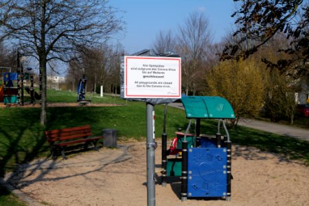 Closed playground Frankfurt am Main-Riedberg 2020-03-19 01