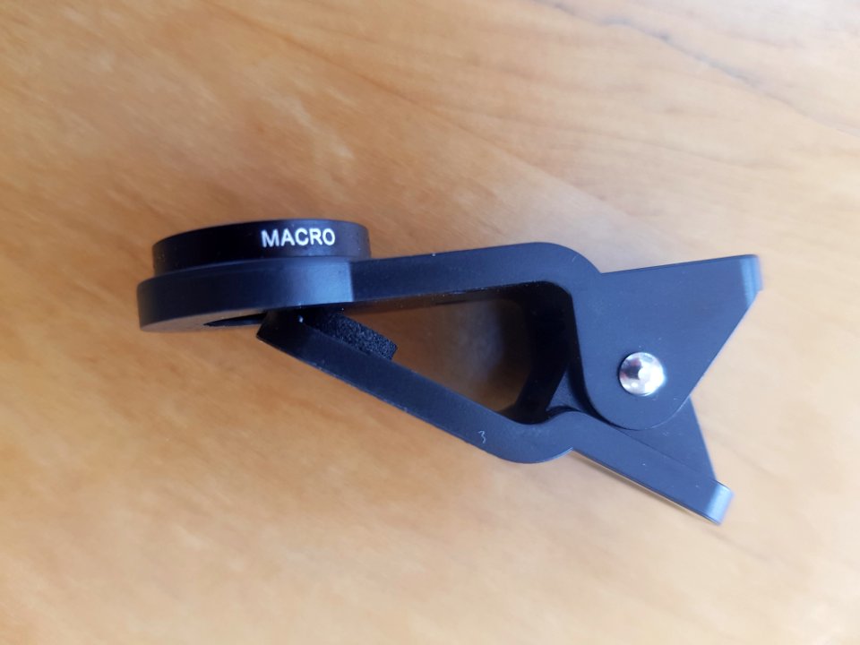 Clip on macro lens