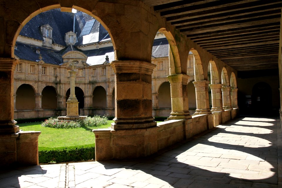 Cloître de la Basilique Sainte-Anne d'Auray 19082019 4 7301