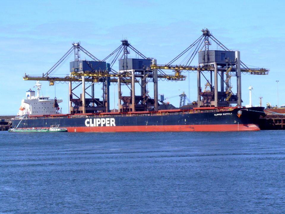 Clipper Suffolk - IMO 9331397 - Callsign 3FCY9 p1 at Port of Amsterdam, Holland 18-Apr-2007