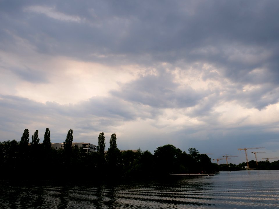 Clouds near thunderstorm from Maselakepark 2019-06-03 12