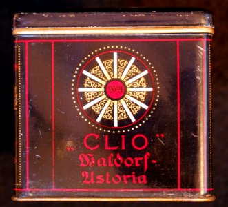 Clio cigaretets tin, front