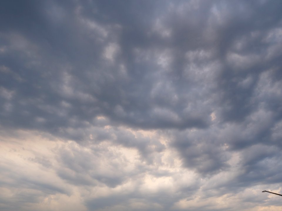 Clouds near thunderstorm from Wasserstadtbrücke 2019-06-03 11
