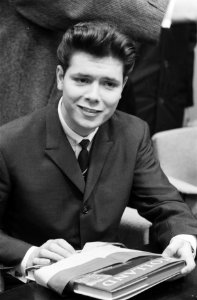 Cliff Richard persconferentie op Schiphol, Bestanddeelnr 913-7393