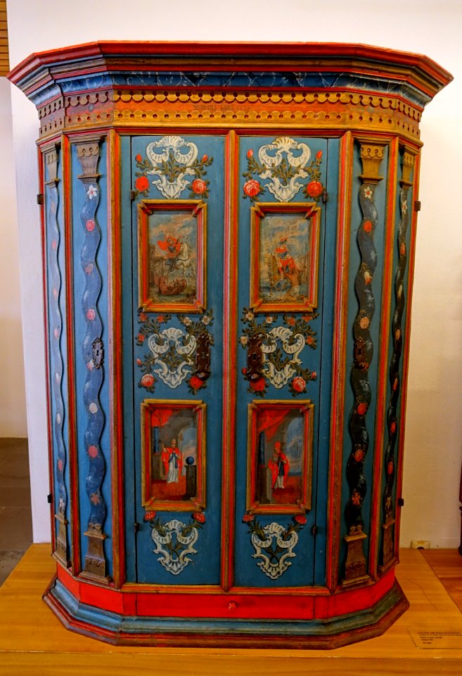 Clothes and wash cabinet, Inntal, 1759, pine - Germanisches Nationalmuseum - Nuremberg, Germany - DSC03583