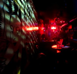 Club cumming wall