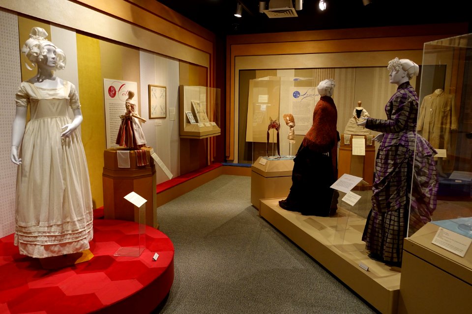 Clothing exhibits - Flynt Center of Early New England Life - Deerfield, Massachusetts - DSC04855