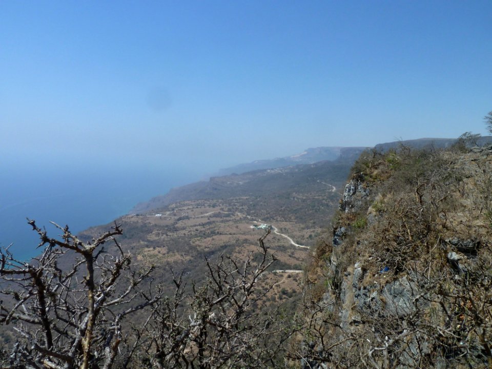 Cliff near dalkut view direction jemen