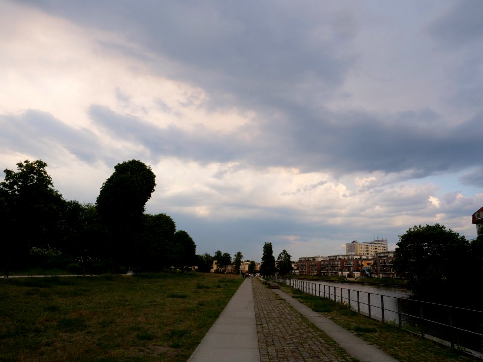 Clouds near thunderstorm from Maselakepark 2019-06-03 02