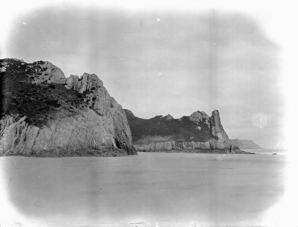 Cliffs and the sea (1294617)