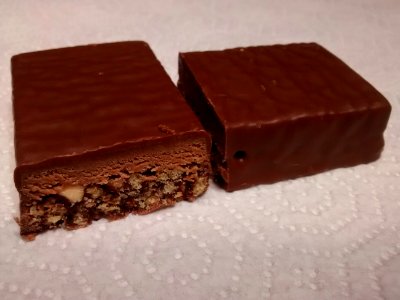 Clif Chocolate Mint Builder's Bar cut in half