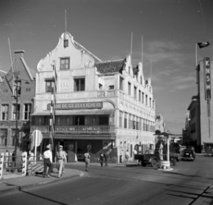 Club De Gezelligheid in het Penha-gebouw op de hoek van de Heerenstraat in Wille, Bestanddeelnr 252-7157