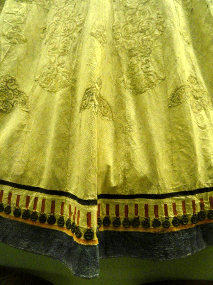 Coat, salmon skin, Nanai (Goldi) - detail - AMNH - DSC06199