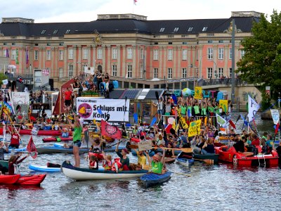 Coal and Boat demonstration 2019 168