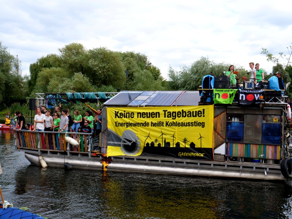 Coal and Boat demonstration 2019 213