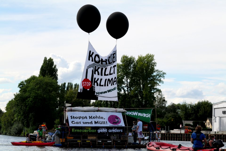 Coal and Boat demonstration 2020-08-29 255