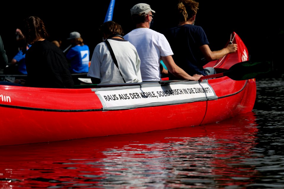 Coal and Boat demonstration 2020-08-29 250