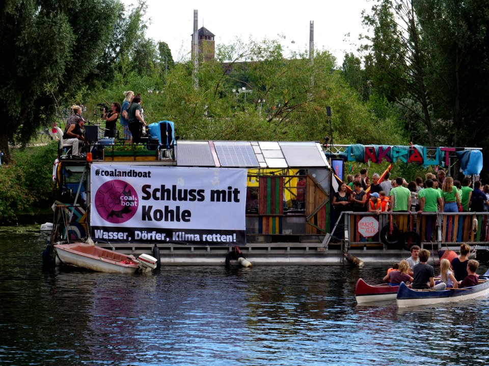 Coal and Boat demonstration 2019 229
