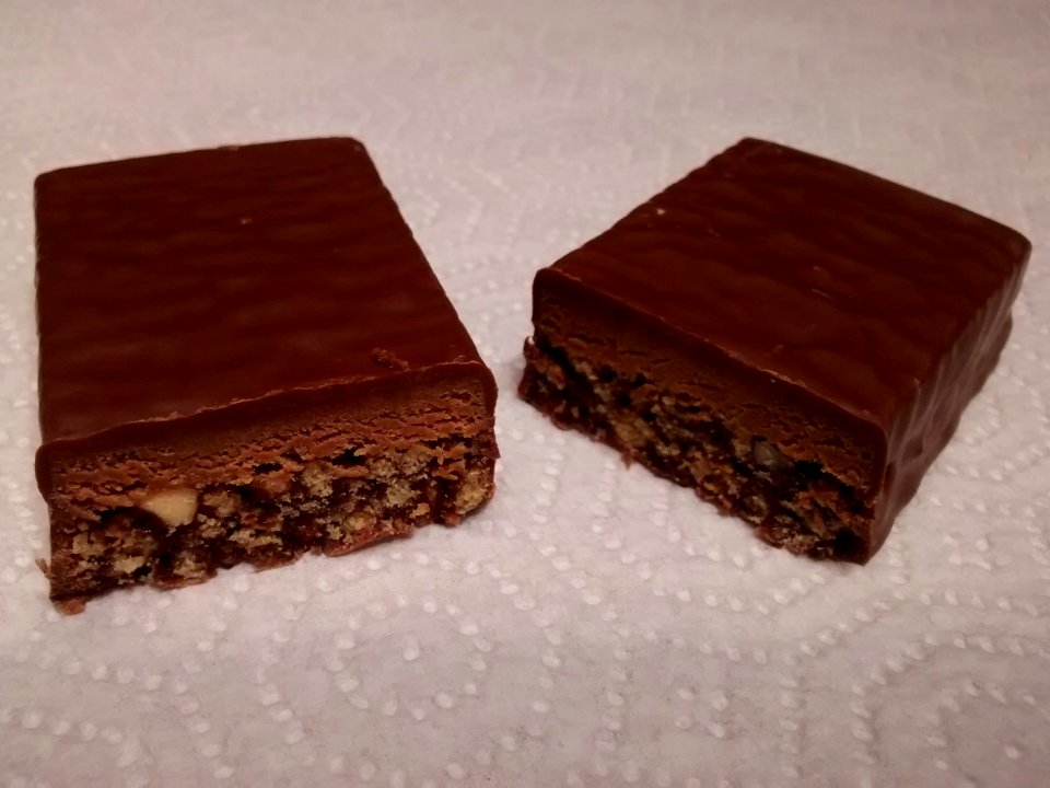 Clif Chocolate Mint Builder's Bar cut in half 2