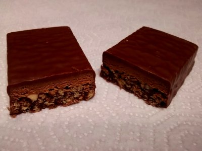 Clif Chocolate Mint Builder's Bar cut in half 2