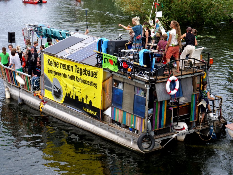 Coal and Boat demonstration 2019 206