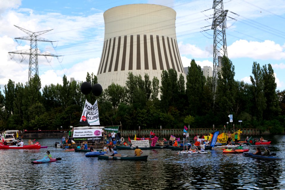 Coal and Boat demonstration 2020-08-29 240