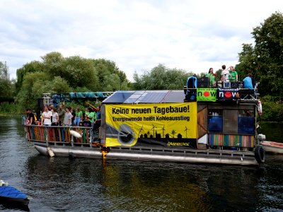 Coal and Boat demonstration 2019 212