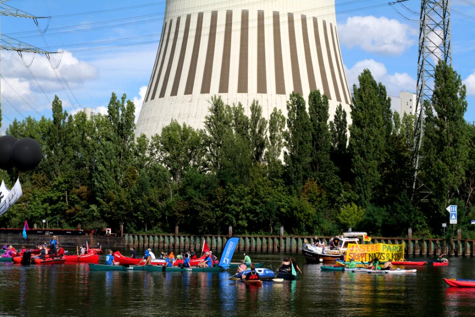 Coal and Boat demonstration 2020-08-29 243