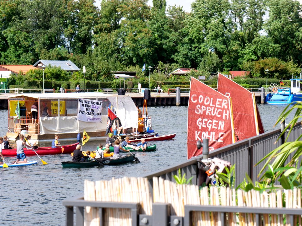 Coal and Boat demonstration 2019 143