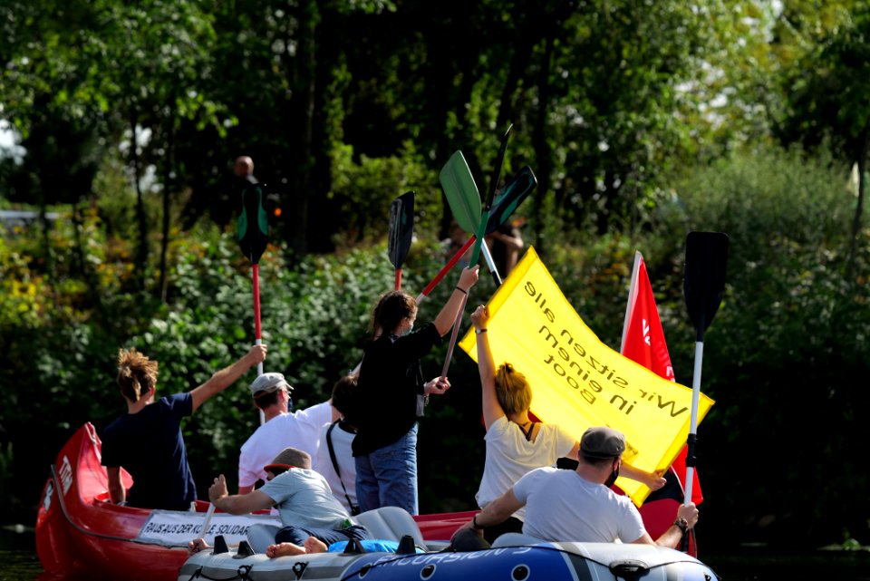 Coal and Boat demonstration 2020-08-29 254