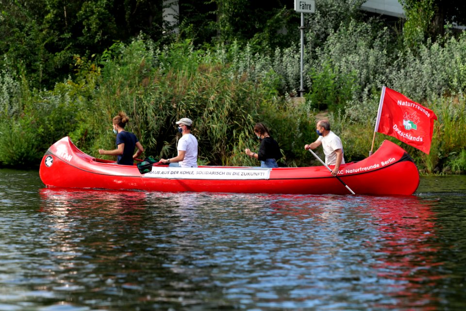Coal and Boat demonstration 2020-08-29 282