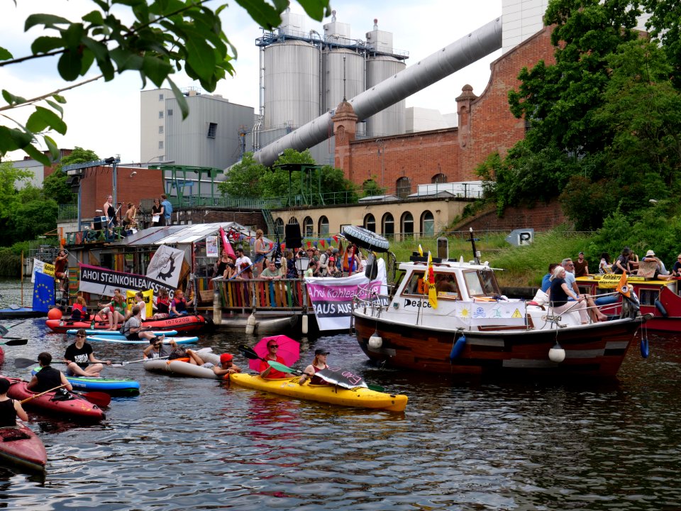 Coal and Boat Demonstration Berlin May 2018 08