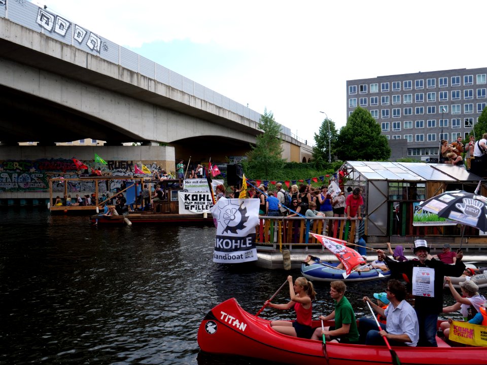 Coal and Boat Demonstration Berlin May 2018 04