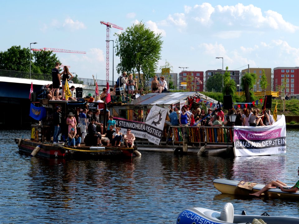 Coal and Boat Demonstration Berlin May 2018 01