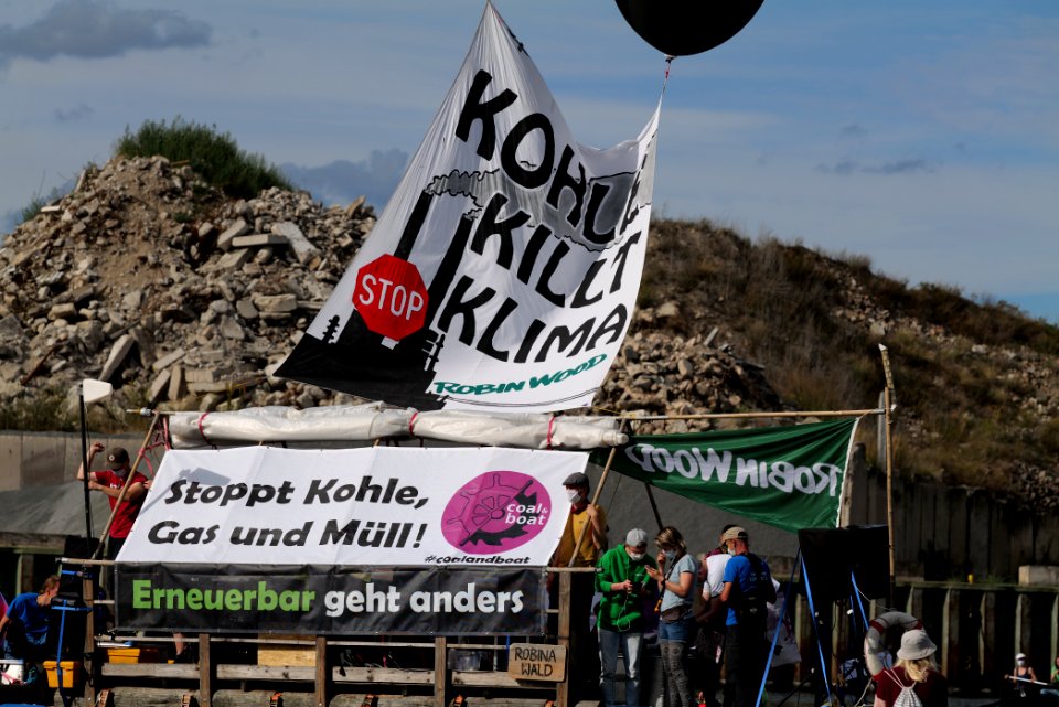 Coal and Boat demonstration 2020-08-29 265