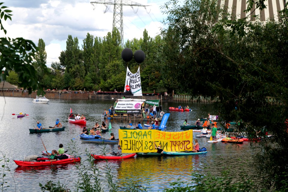 Coal and Boat demonstration 2020-08-29 241