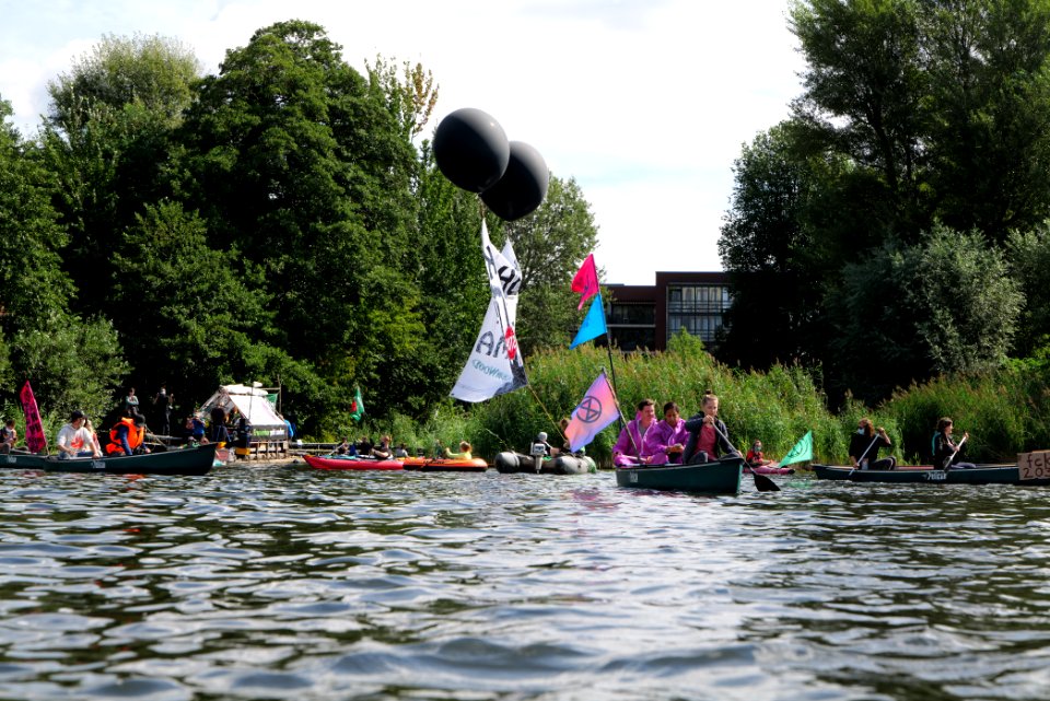 Coal and Boat demonstration 2020-08-29 27