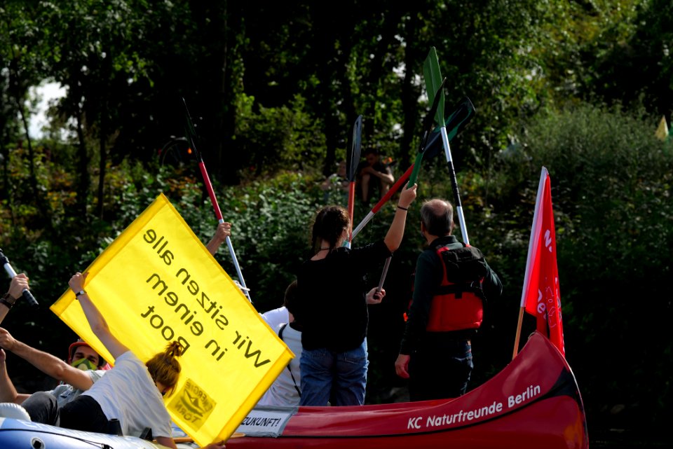 Coal and Boat demonstration 2020-08-29 252
