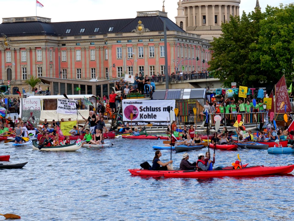 Coal and Boat demonstration 2019 154