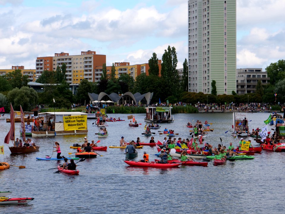 Coal and Boat demonstration 2019 09