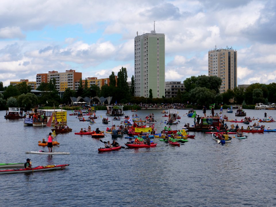 Coal and Boat demonstration 2019 04